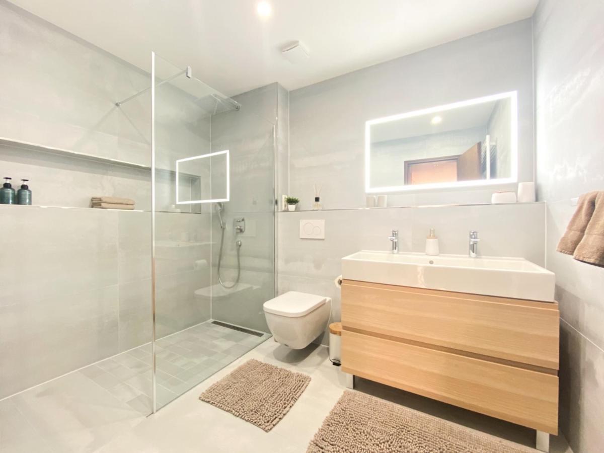 Modernes Apartment In Zentrumsnaehe Mit Eigenem Stellplatz Baden-Baden Eksteriør bilde