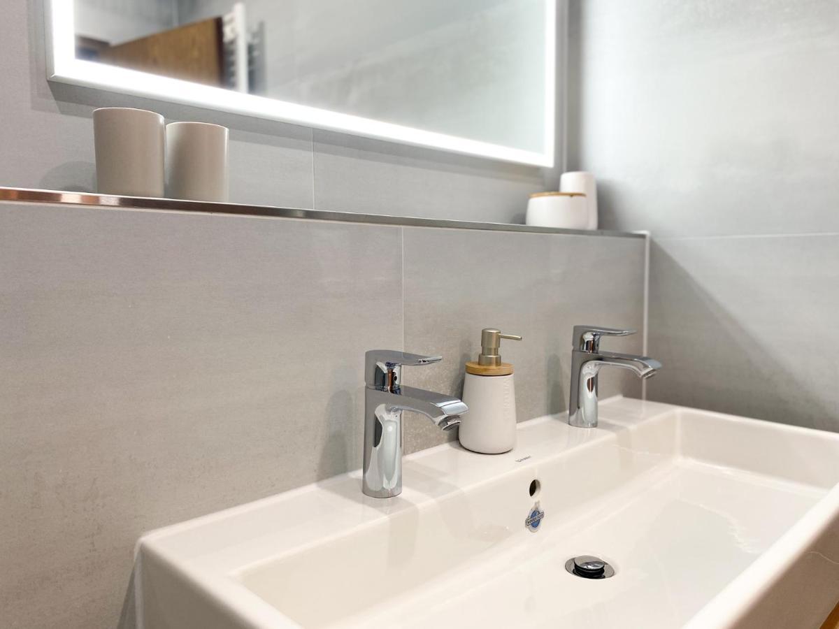 Modernes Apartment In Zentrumsnaehe Mit Eigenem Stellplatz Baden-Baden Eksteriør bilde